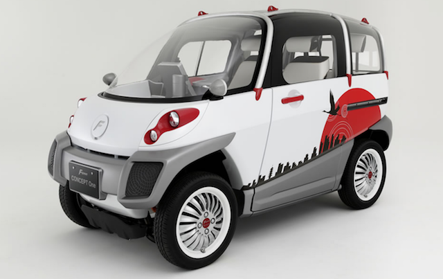 車子雖小，但仍可乘坐 4 人。