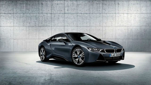 BMW計劃於今年的巴黎車展上推出一款有著高質感外觀的i8 Protonic Dark Silver Edition特仕版，預計採限量發行。
