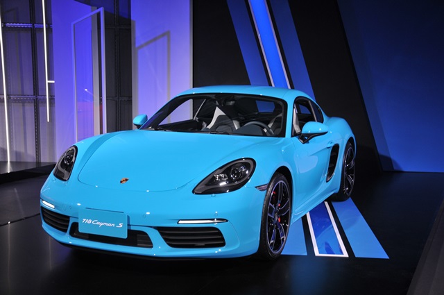 德國性能品牌 Porsche 繼日前在台灣推出 718 Boxster 跑車之後，隨即在今日發表全新一代 718 Cayman 跑車。