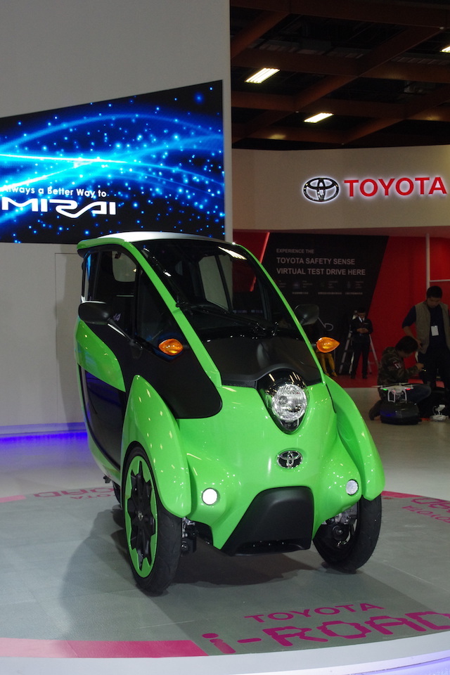去年底台北車展時，Toyota  i-Road 也有於現場展示及在封閉場地行駛。（記者陳英傑攝）
