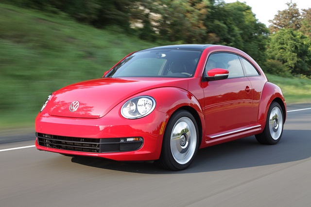 新年式Beetle，1.2 TSI Design換上17吋鋁合金輪圈。