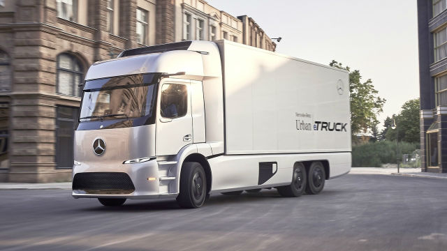 Mercedes-Benz不僅成功推出自動駕駛公車CityPilot，如今其研發的純電概念卡車Urban eTruck更是另一項創舉。