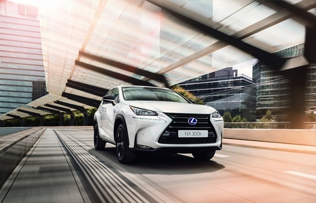 不只 UX 概念車！Lexus IS 小改款與 NX 運動版巴黎車展現身！