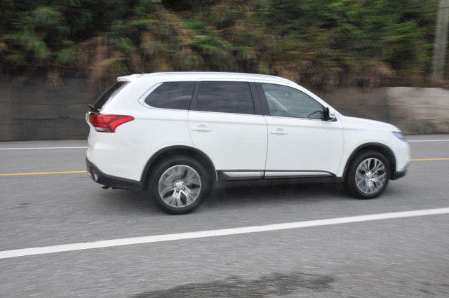囧臉搖身一變成帥氣型男！Mitsubishi Outlander 小改款試駕