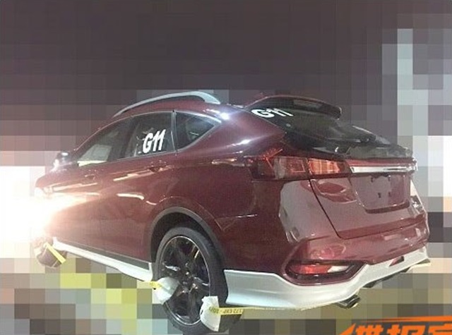 車尾後保桿也略作調整。