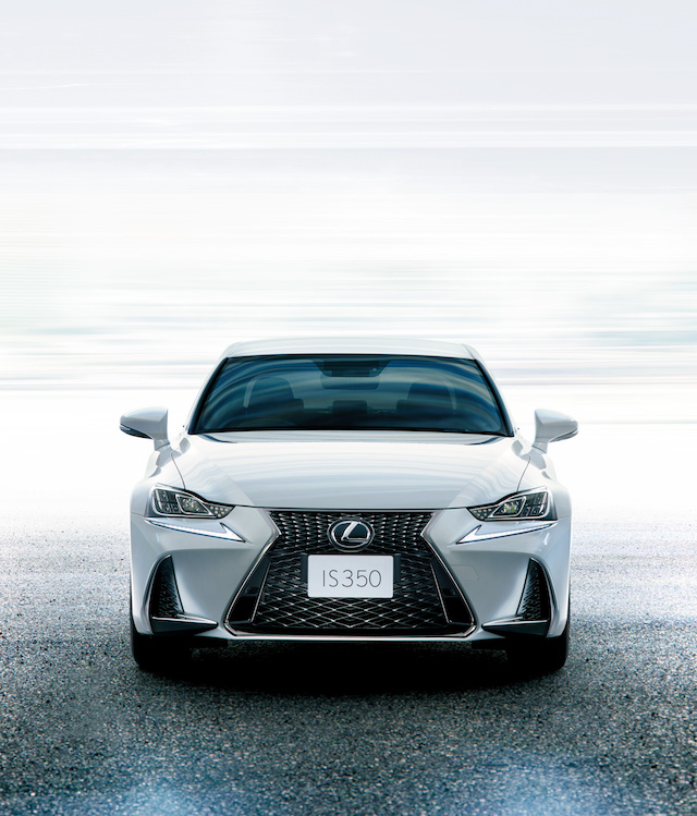 包括 IS350、IS300h、IS200t，皆全面搭載 Lexus Safety System +。