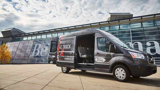 「FitTruck」係由Ford Transit 250為基礎打造而成，搭載3.2升五缸Powerstroke柴油引擎，可輸出185hp／48kgm的最大動能。