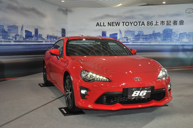 好結實的小跑車！全面進化的平價 Toyota 86 小改款上市（內有相片集）