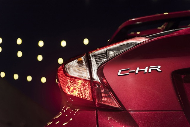 Toyota 跨界新車 C-HR 美規版！預告洛杉磯車展亮相！
