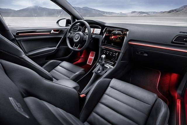 VW Golf  小改款準備登場！11/10 現場直播給你看！