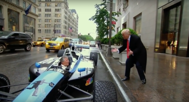 美國傳奇賽車手 Mario Andretti，先前在節目《誰是接班人》裡，駕駛賽車接送川普從辦公室接送到節目錄影現場。
