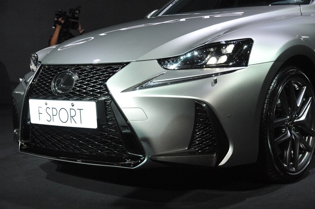 霸氣外觀與安全升級！Lexus IS 小改款正式上市（內有相片集）