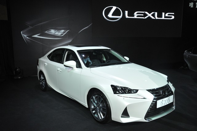 霸氣外觀與安全升級！Lexus IS 小改款正式上市（內有相片集）
