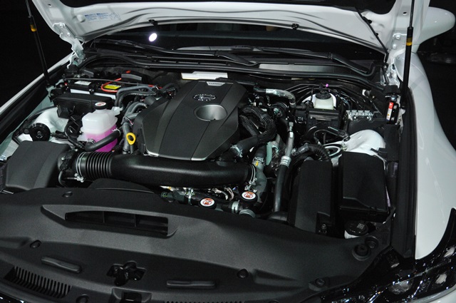 霸氣外觀與安全升級！Lexus IS 小改款正式上市（內有相片集）