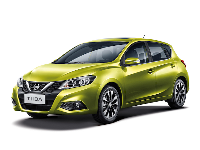 Nissan Tiida 的小改款，在外型上的改變相當明顯，車頭改為 V-Motion 家族設計。