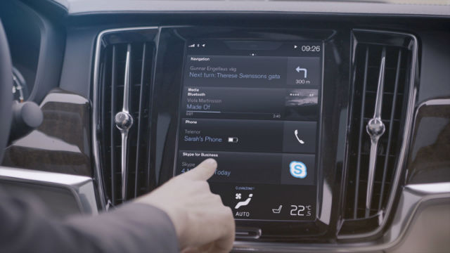 近日瑞典汽車大廠 Volvo 宣佈與微軟 Microsoft 正式合作共同將商務用 Skype 安裝進 Volvo 豪華旗艦 90 車系中。