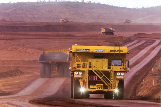 英國 Rio Tinto 旗下 73 輛自動駕駛翻斗車，正在澳洲 West Angelas 運輸大量鐵礦石。