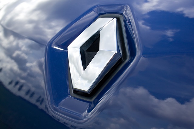 法國環境部發現 Renault 採用與 Volkswagen 相似的作弊軟體，讓車輛的排汙數據比實際數值降低 10 倍。