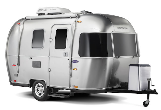 美式 Airstream 旗下的 Sport16，定位在小型拖車路線