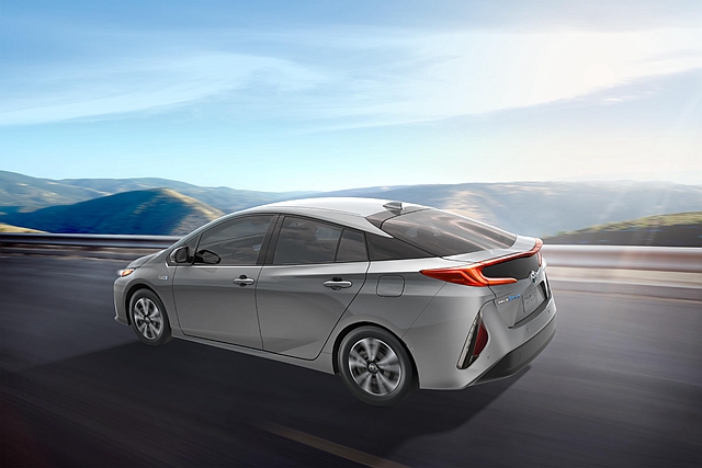 台灣日前才剛發表的 Toyota Prius PEV ，也獲得今年度的節能車獎項。