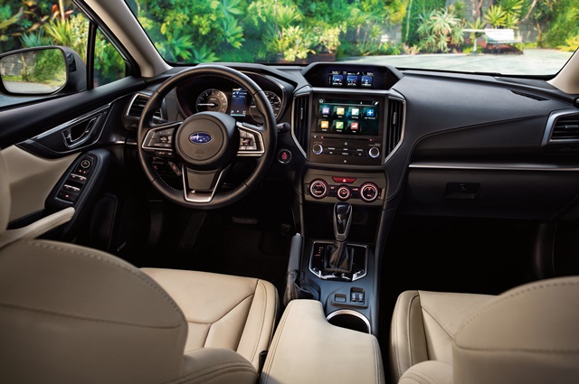 Subaru Impreza 內裝。