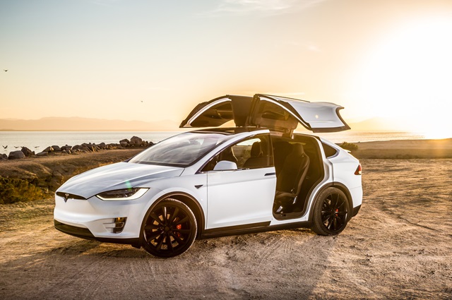 NHTSA 近日公布 Tesla Model X 的撞擊測試報告，測驗包括，正面撞擊、側面撞擊與車輛翻覆測試等。