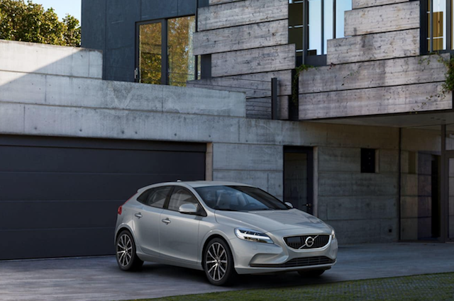 配備安全套件的 Volvo V40，是英國低於 15,000 英鎊(約 60 萬元台幣)的最安全二手車第一名。（圖片來源：Volvo）
