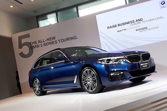 售價分別為 520d Touring Luxury 台幣 276 萬、 520i Touring Luxury 台幣 276 萬、 530i Touring M Sport 台幣 349 萬起。同時 Luxury 車型在 2017 年底前交車領牌者，可享 9 萬元升級 M 款跑車化套件的優惠。