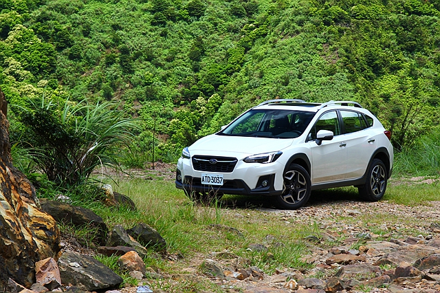 從外型來看 2017 Subaru XV 或許是輛標準跨界車型，不過體驗過它的路面穿越能力後，會發現 XV 完全跳脫現今 Crossover 受限的用車環境。