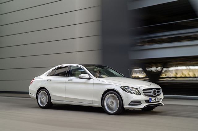 排名第二的是 Mercedes-Benz，雖然遜色於 BMW，但也在 6 月賣出 1 萬 718 輛。