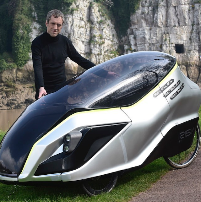 名叫 IRIS 的英國公司，所推出的這款 eTrike，是一輛電動三輪自行車。