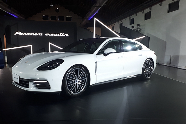 保時捷總代理永業，除在今日（ 8/17 ）追加 Panamera Executive 長軸車型外，也發表 Panamera 4 E-Hybrid 插電式複合動力。