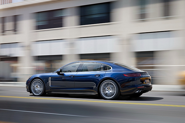 Panamera Executive 共有四種不同動力可選，最入門的 Panamera 4 Executive ，搭載 3.0 升 V6 渦輪增壓引擎馬力為 330 匹表現。 