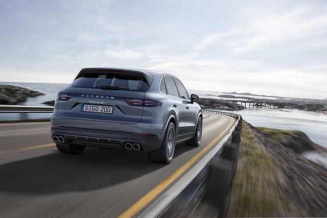 全新第三代 Porsche Cayenne 首度加入後輪轉向系統可選配。