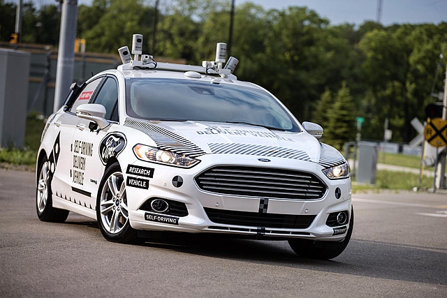 美國 Ford 宣佈與披薩業者合作，將用最新的自動駕駛技術車，來外送披薩並蒐集相關可用數據。