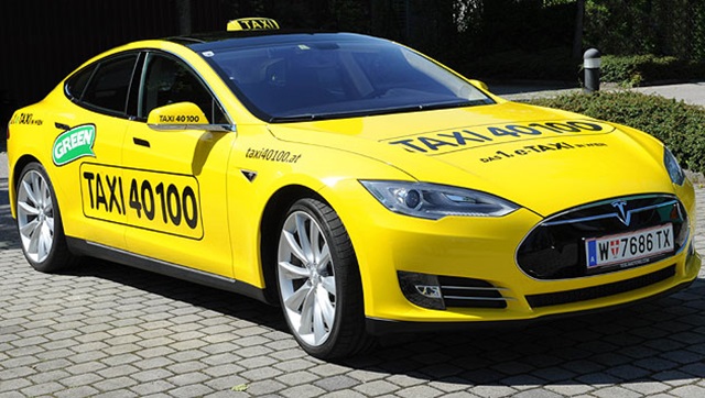 芬蘭一名計程車司機選用 Tesla Model S 當計程車，針對耐久與可靠性接受採訪，獲得全球車迷關注。
