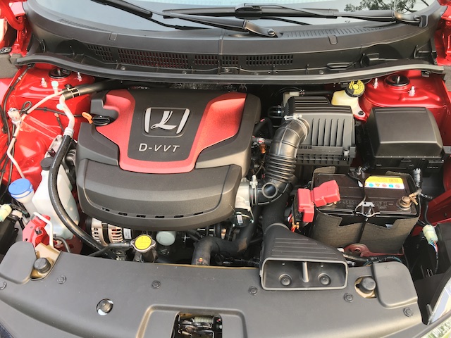 與 Luxgen S3 的同一顆引擎，1.6 升 Dual VVT 自然進氣引擎，搭配 CVT 變速箱。