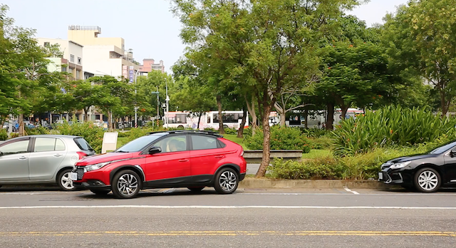 路邊停車是許多新手駕駛最恐懼的一關。