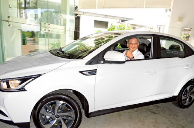 高雄將在 10 月推動電動車共享服務，Luxgen S3 電動車昨天正式亮相。（記者葛祐豪攝）