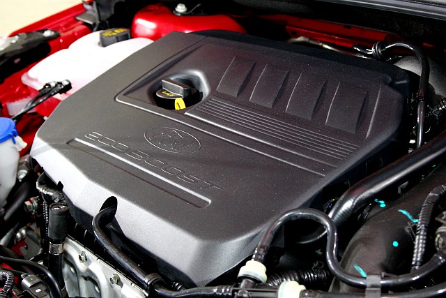 Ford 最新技術挹注的 1.5 升 Ecoboost 渦輪增壓引擎，不僅具稅金優勢，動力也有 180 匹馬力、24.5 公斤米的優異表現。 