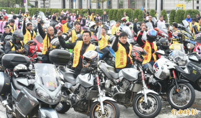 重機騎士爭取開放重機上國道，今首季觀察報告出爐，大型重機每百萬延車公里事故件數，約為小型車的 11.6 倍。（資料照，記者張嘉明攝）