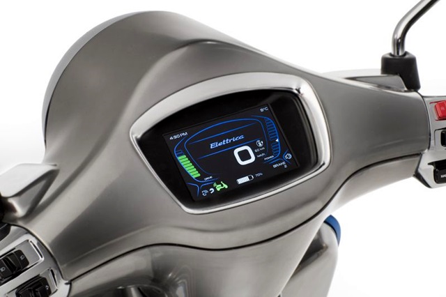 目前 VESPA Elettrica 的續航力約 100 公里，主要針對市區通勤族使用。