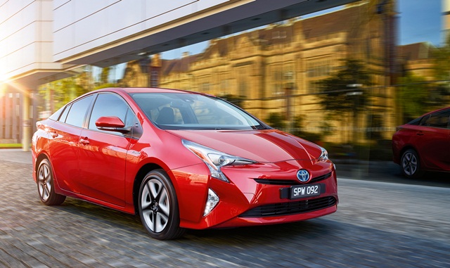 全球油電車款霸主 Toyota 集團便在近日給出明確時間，認為 2050 年傳統燃油車將會消失。