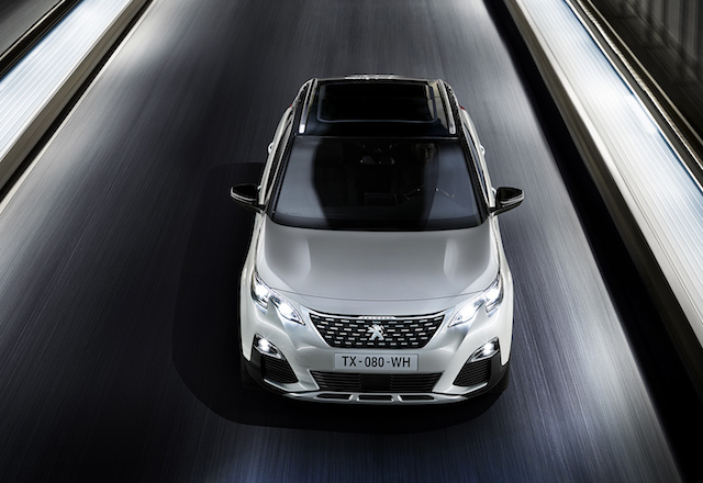 Peugeot 3008 擊敗 Mazda CX-5，拿下最佳休旅車獎。