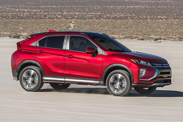 美規版 Eclipse Cross 動力來自全新開發的 1.5 升渦輪增壓引擎，可提供 152 匹最大馬力，以及 25.5 公斤米的峰值扭力，並將品牌特有的 S-AWC 四輪傳動系統列為標準配備。