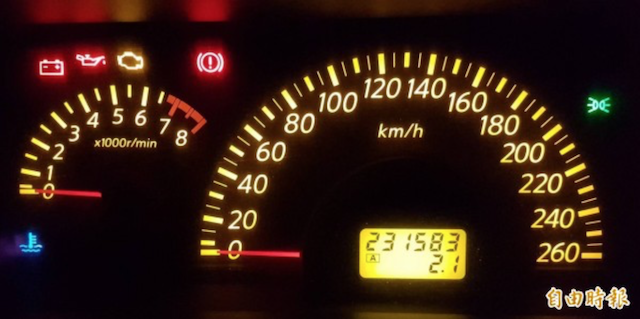14 年的車子，開了 23 萬公里。（記者顏宏駿攝）