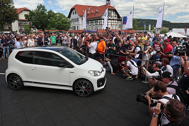 今年奧地利 Worthersee 車聚活動，福斯發表 GTI 家族最新成員 up! GTI，並在日前開放德國當地預售，只需 16,975 歐元起（約 60.3 萬元台幣），成為入手福斯 GTI 最便宜的車款。