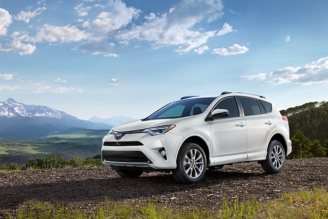 北美最頂級的 Toyota RAV4 Platinum，由於售價太昂貴已經能買到豪華品牌車款。
