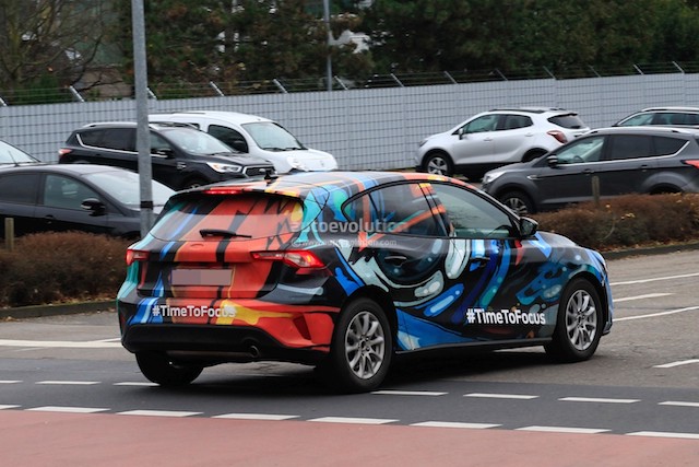 Focus MK4 車身較現行款又更長了一些。
