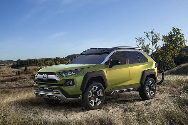全新 RAV4 的造型可以看出 FT-AC Concept 概念車的設計元素。圖為 FT-AC Concept 概念車。